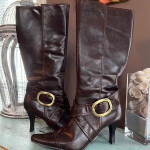 Chinese Laundry heeled boots. NWOB.